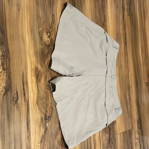 Magellan Outdoor Women’s Falcon Lake Shorty Shorts 5in - Picture 4 of 6